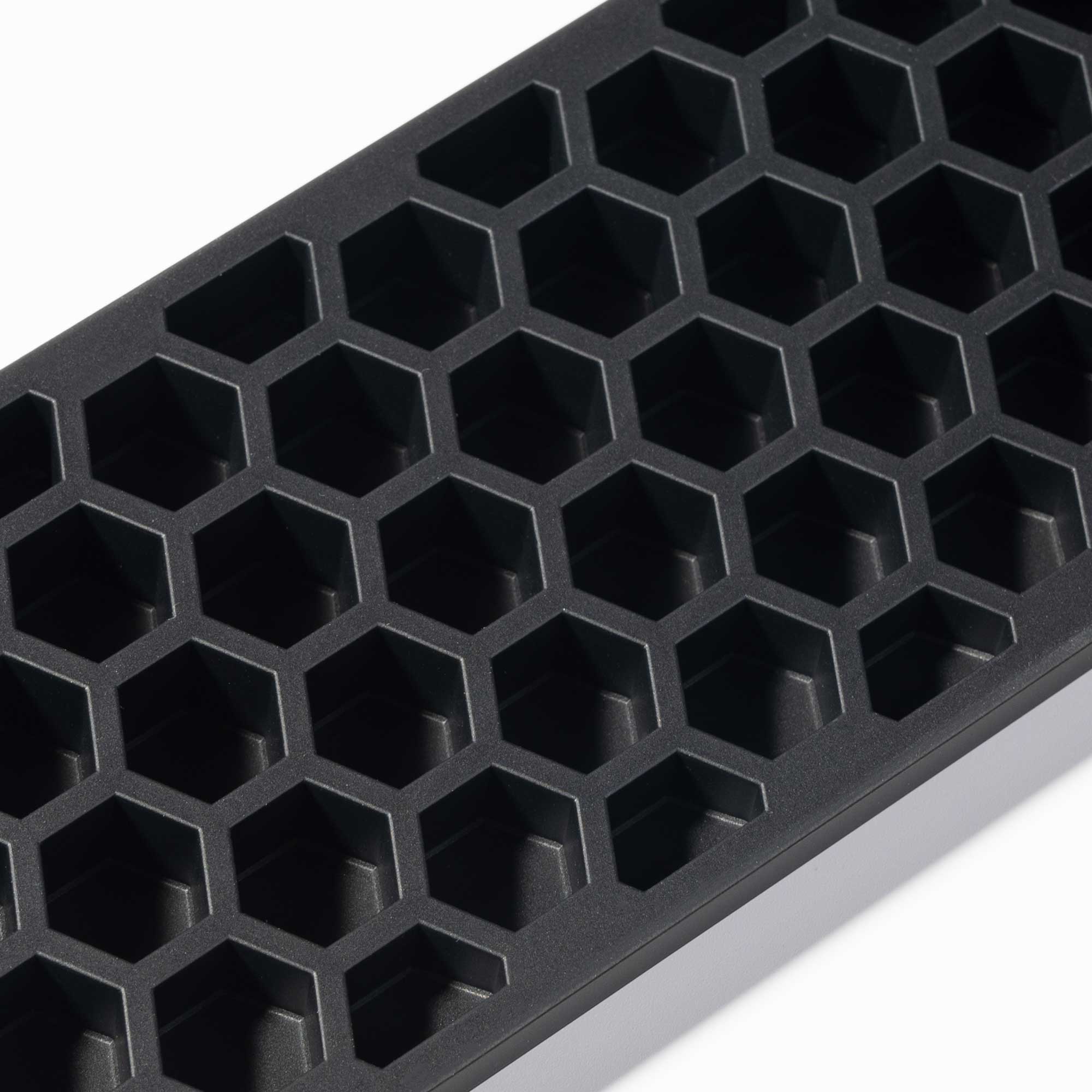 Combo: Keychron Q6 Max QMK Wireless Keyboard + Silicone Palm Rest